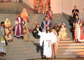 No Recanto da Paixão, com o ator Jorge Smith, fazendo o papel de Jesus, começa a monumental Pérola do Anjo da Guarda - Foto: Gilson Ferreira