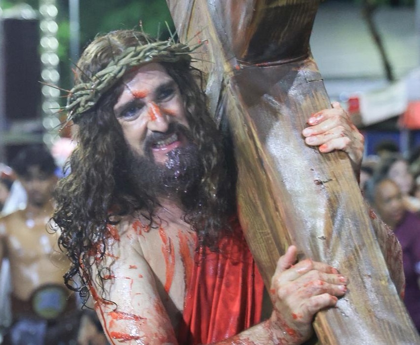 No Recanto da Paixão, com o ator Jorge Smith, fazendo o papel de Jesus, começa a monumental Pérola do Anjo da Guarda - Foto: Gilson Ferreira
