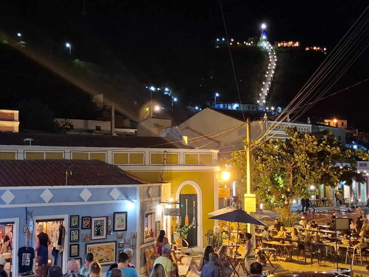 Do Centro Histórico ao Mirante Secular, 342 degraus de aventura. O local também pode ser alcançado através de veículos – Foto: Gutemberg Bogéa